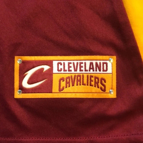 LeBron James Cleveland Cavaliers Jersey - Picture 3 of 6